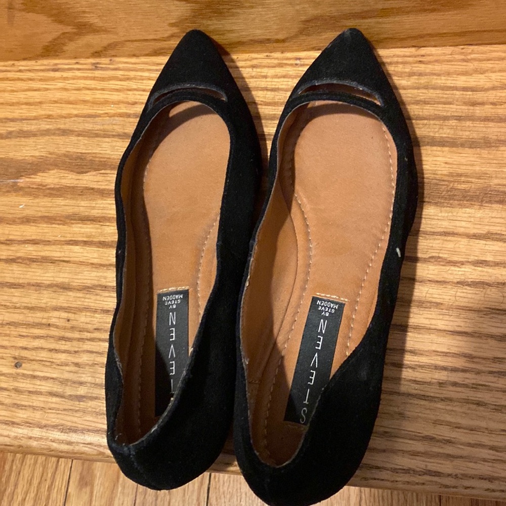 Black Steve Madden Flats size 6. Used.